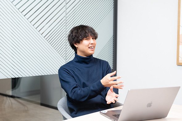 画像：CloudNative Days Co-Chair／シニアソフトウェアエンジニア 青山真也氏